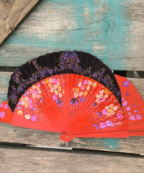 abanico-pintado-a-mano-rojo-negro-flores-anverso